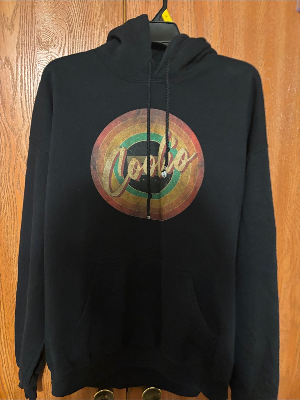 Coolio Gildan Black Hoodie with Retro Multicolor Target Graphic XL